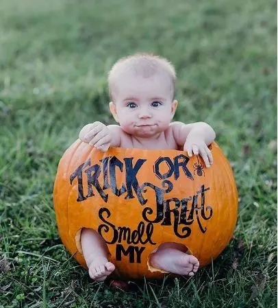 fall baby pictures in pumpkin